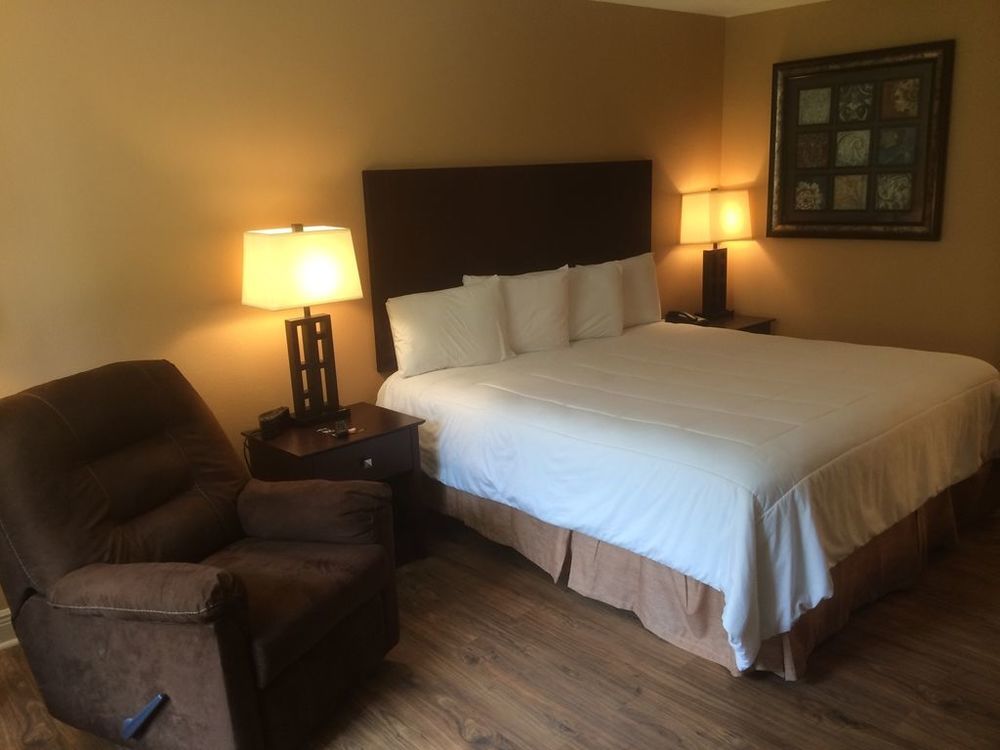 Travelodge By Wyndham East Hotel