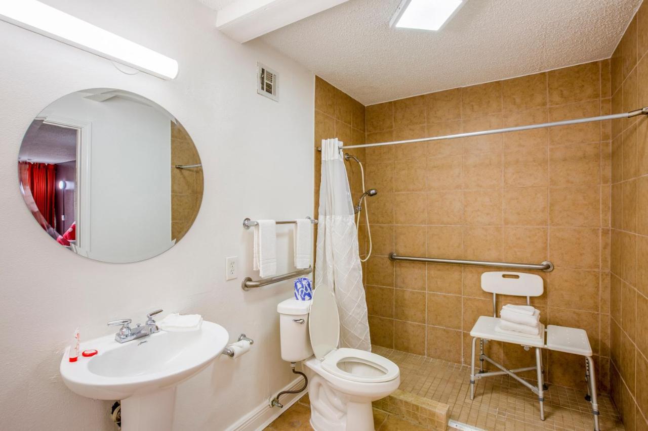 Hotel Travelodge By Wyndham East 3*