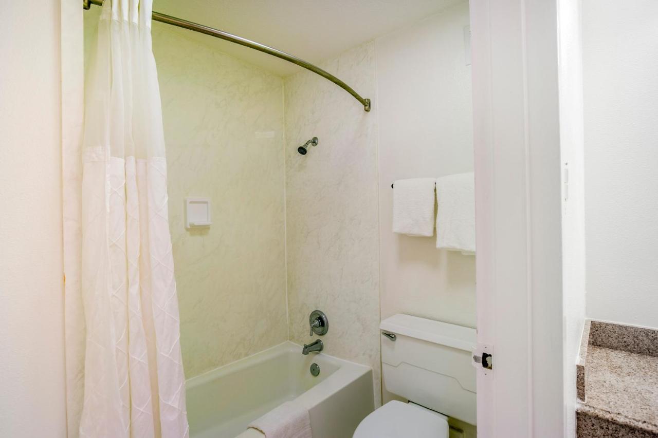 Travelodge By Wyndham East Hotel Baton Rouge