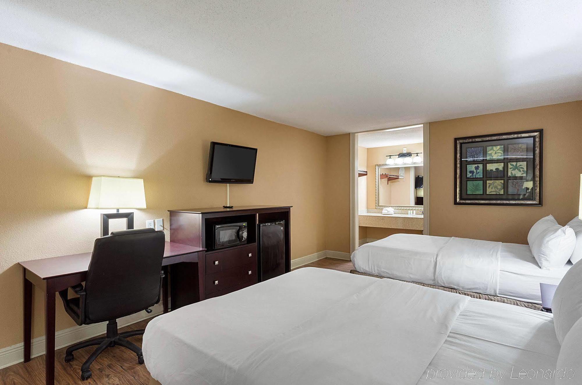 Travelodge By Wyndham East 3*
