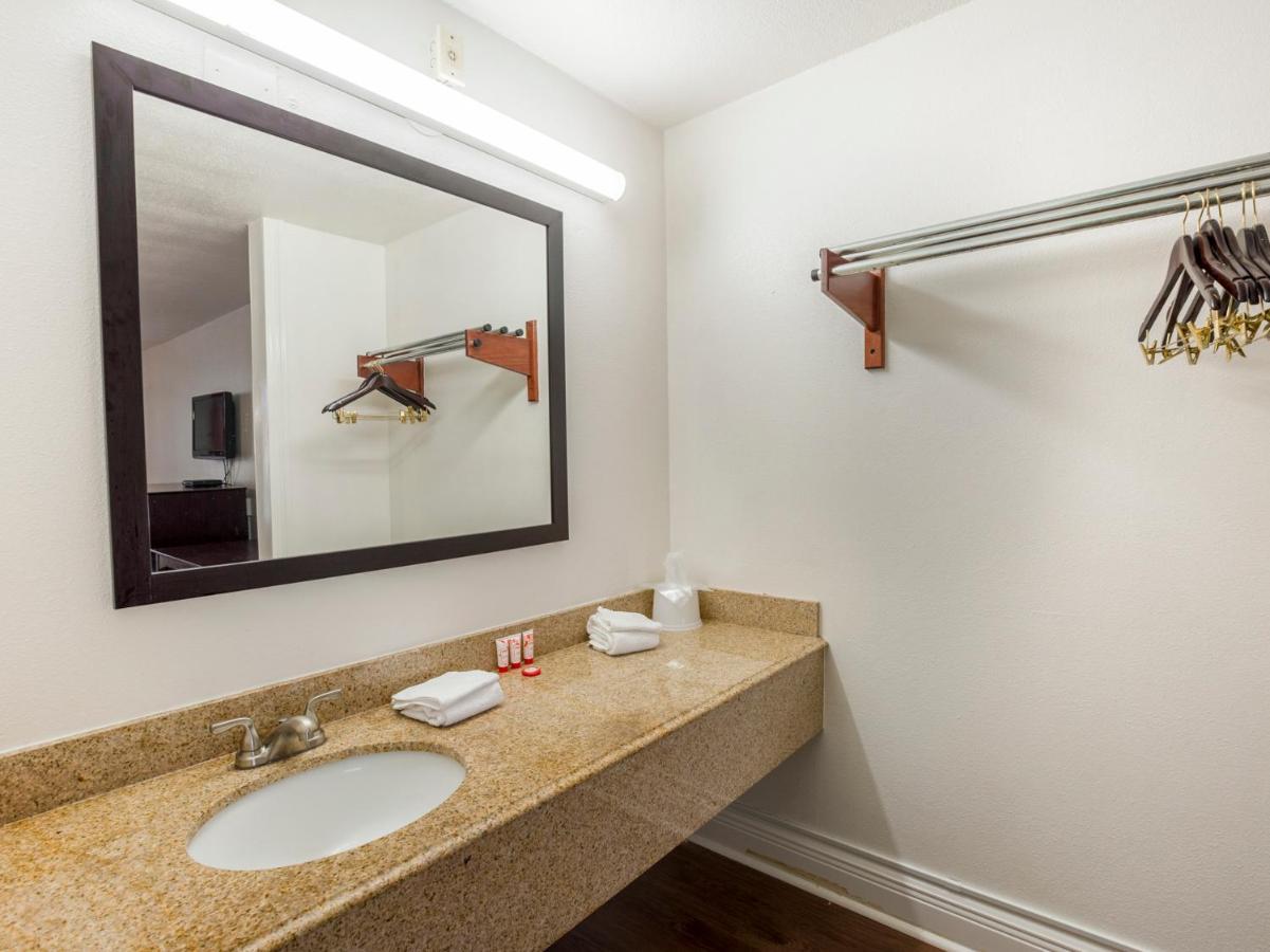 Travelodge By Wyndham East